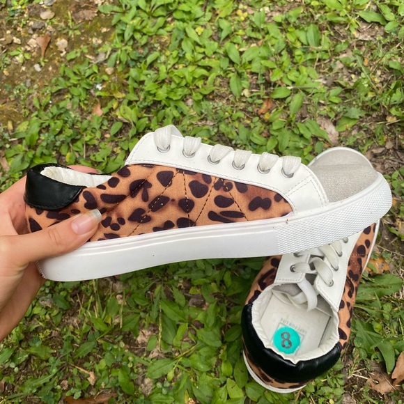 Leopard and White sneakers Target size 8 - Picture 4 of 10